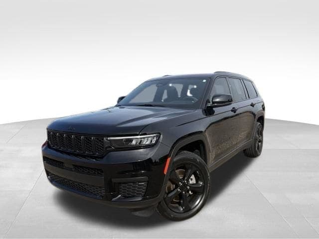 2023 Jeep Grand Cherokee Laredo — photo 1 of 44
