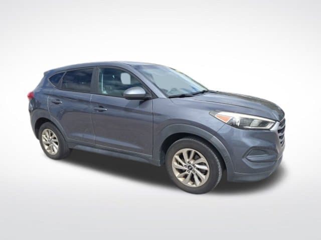 2018 Hyundai Tucson SE — photo 1 of 19