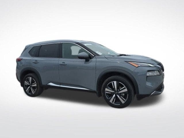 2023 Nissan Rogue SL — photo 1 of 17