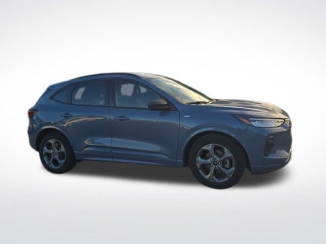 2023 Ford Escape ST-Line — photo 1 of 18