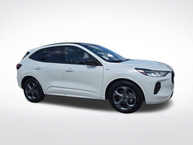2024 Ford Escape ST-Line — photo 1 of 23