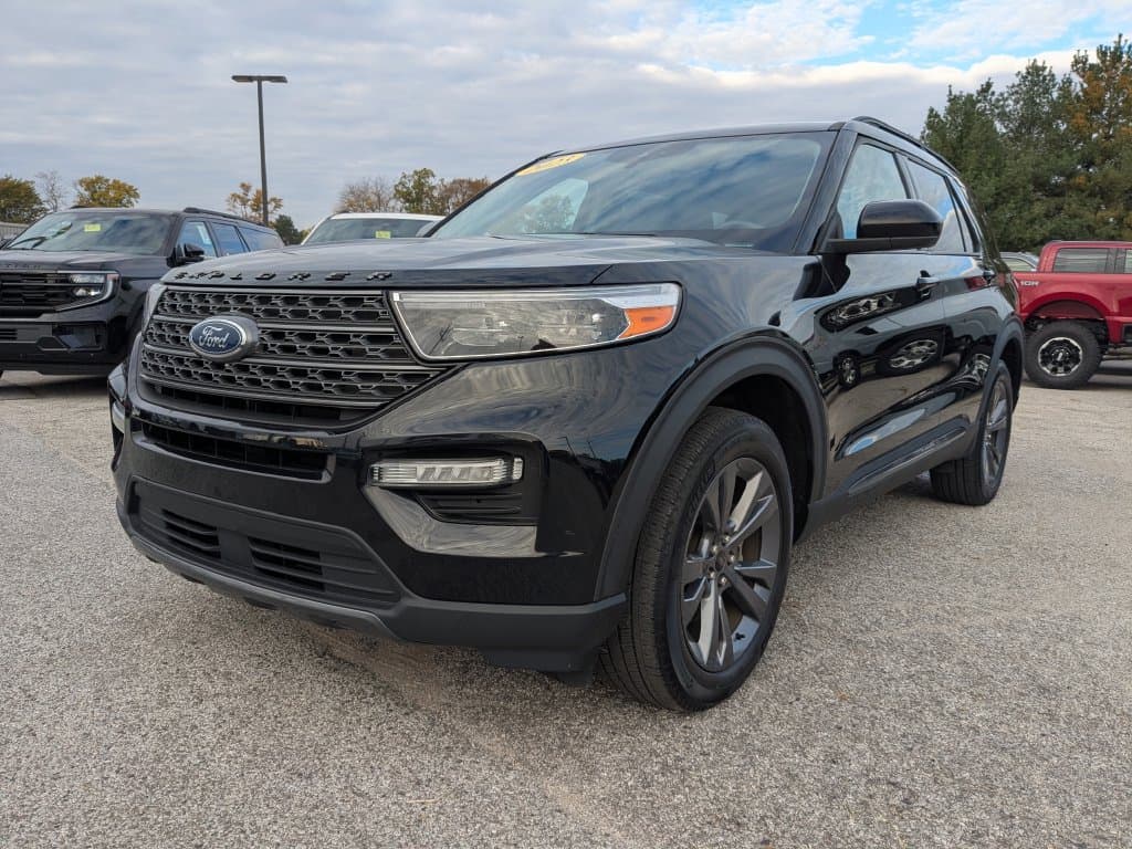2023 Ford Explorer XLT — photo 1 of 41