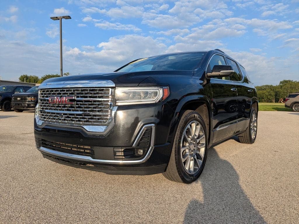 2023 GMC Acadia Denali — photo 1 of 32