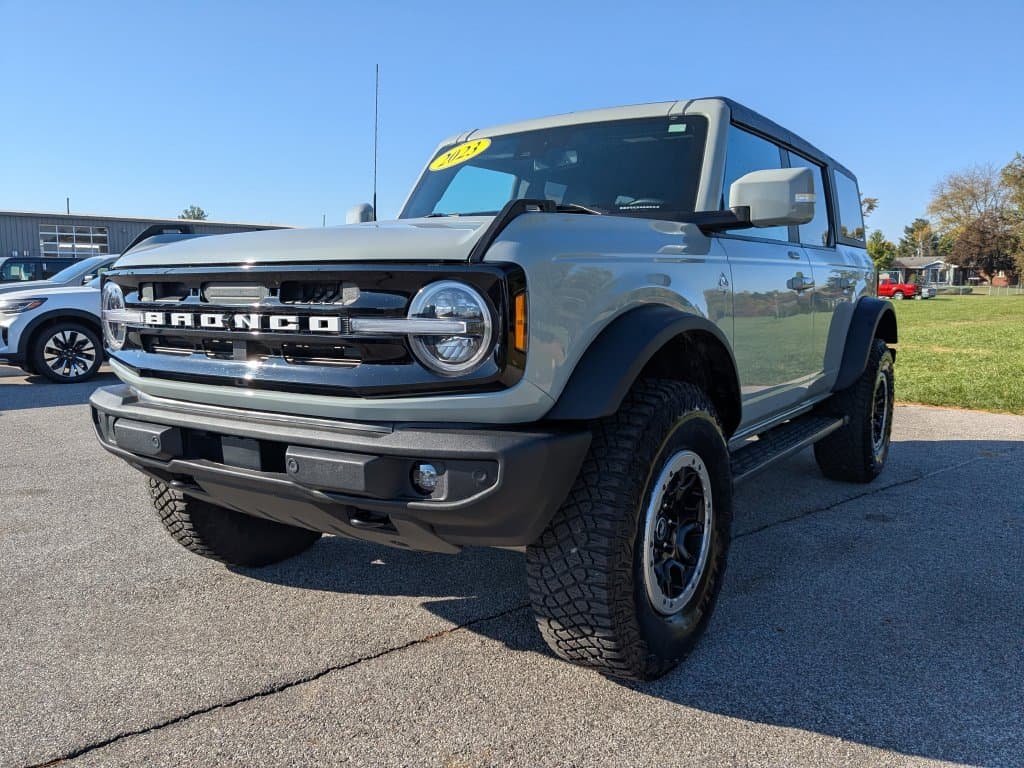 2023 Ford Bronco Outer Banks — photo 1 of 39