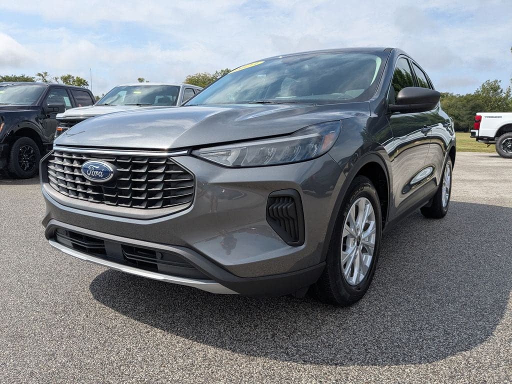 2023 Ford Escape Active — photo 1 of 38