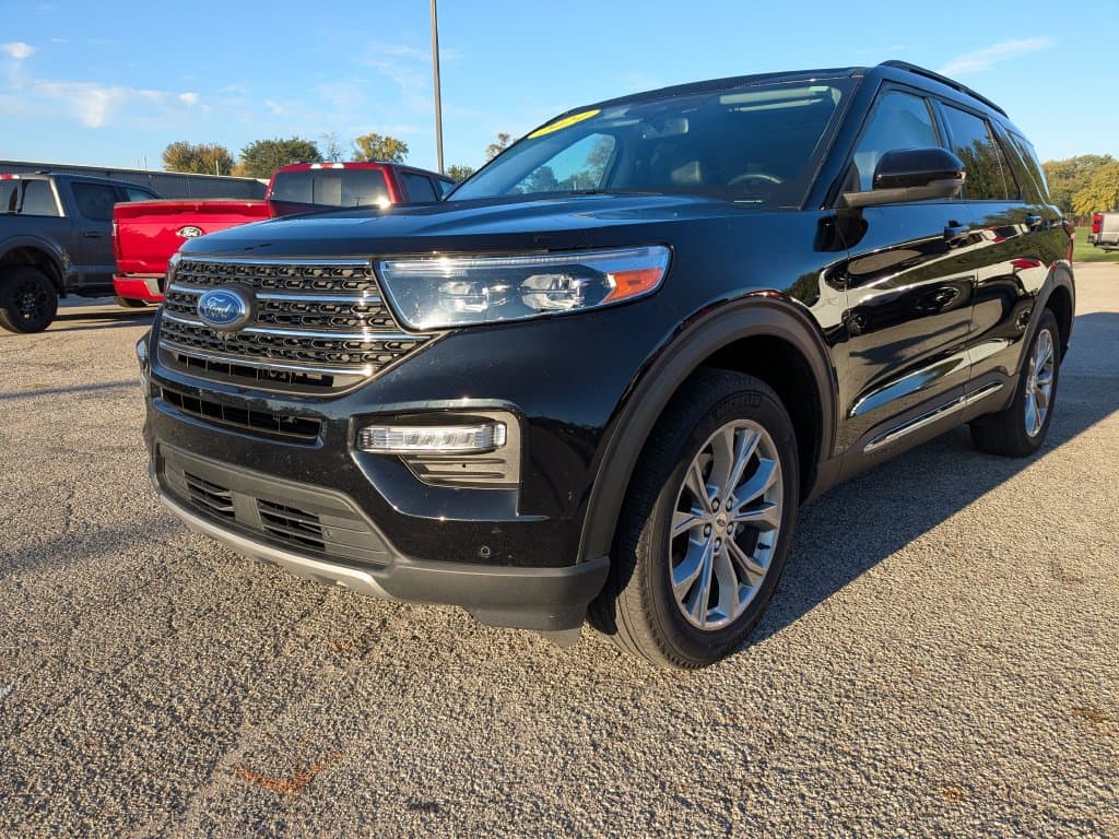 2024 Ford Explorer XLT — photo 1 of 40