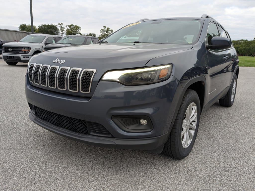 2019 Jeep Cherokee Latitude — photo 1 of 39