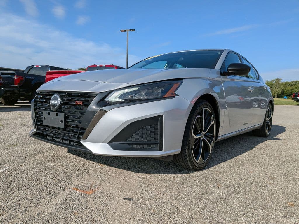 2024 Nissan Altima 2.5 SR — photo 1 of 36