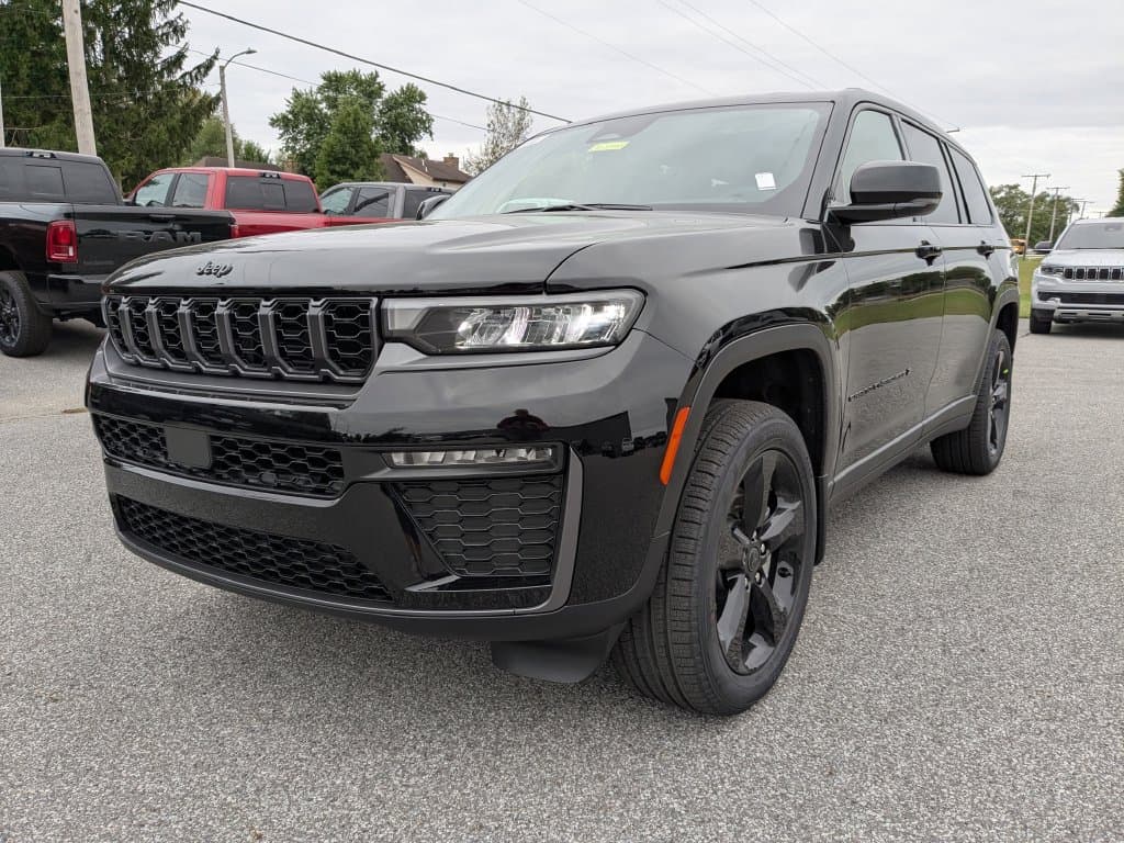2027 Jeep Grand Cherokee L Limited — photo 1 of 46