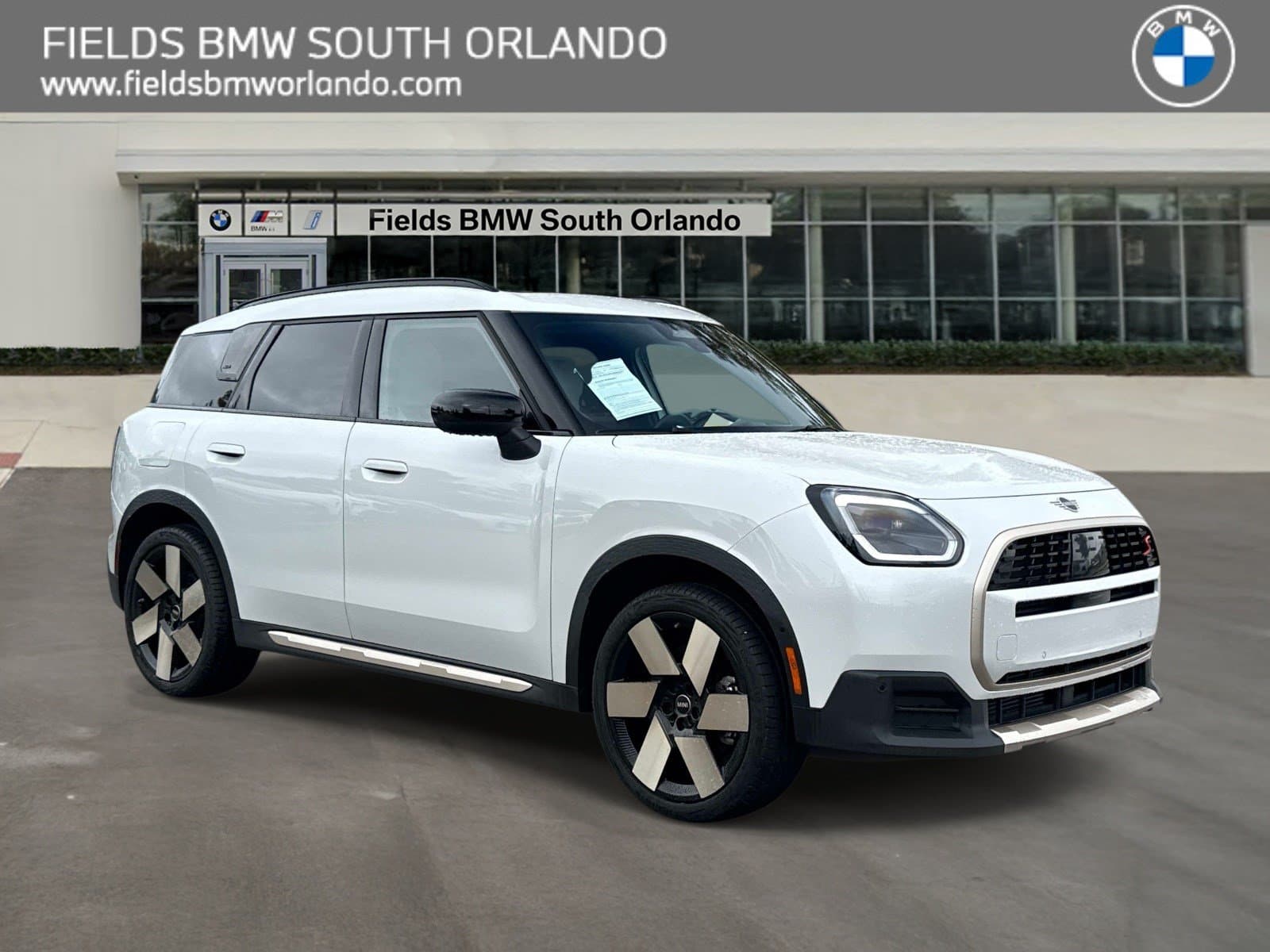 2025 Mini Countryman Base — photo 1 of 33