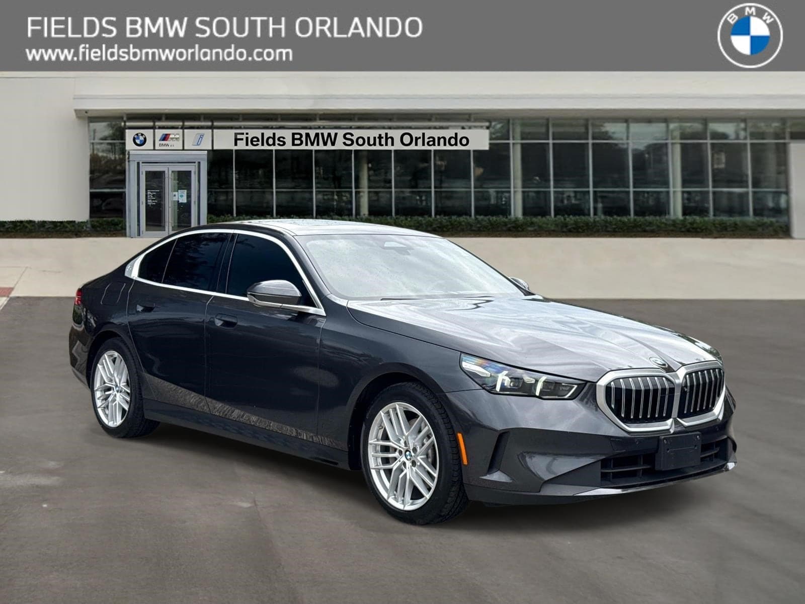 2025 BMW 5 Series Base — photo 1 of 34