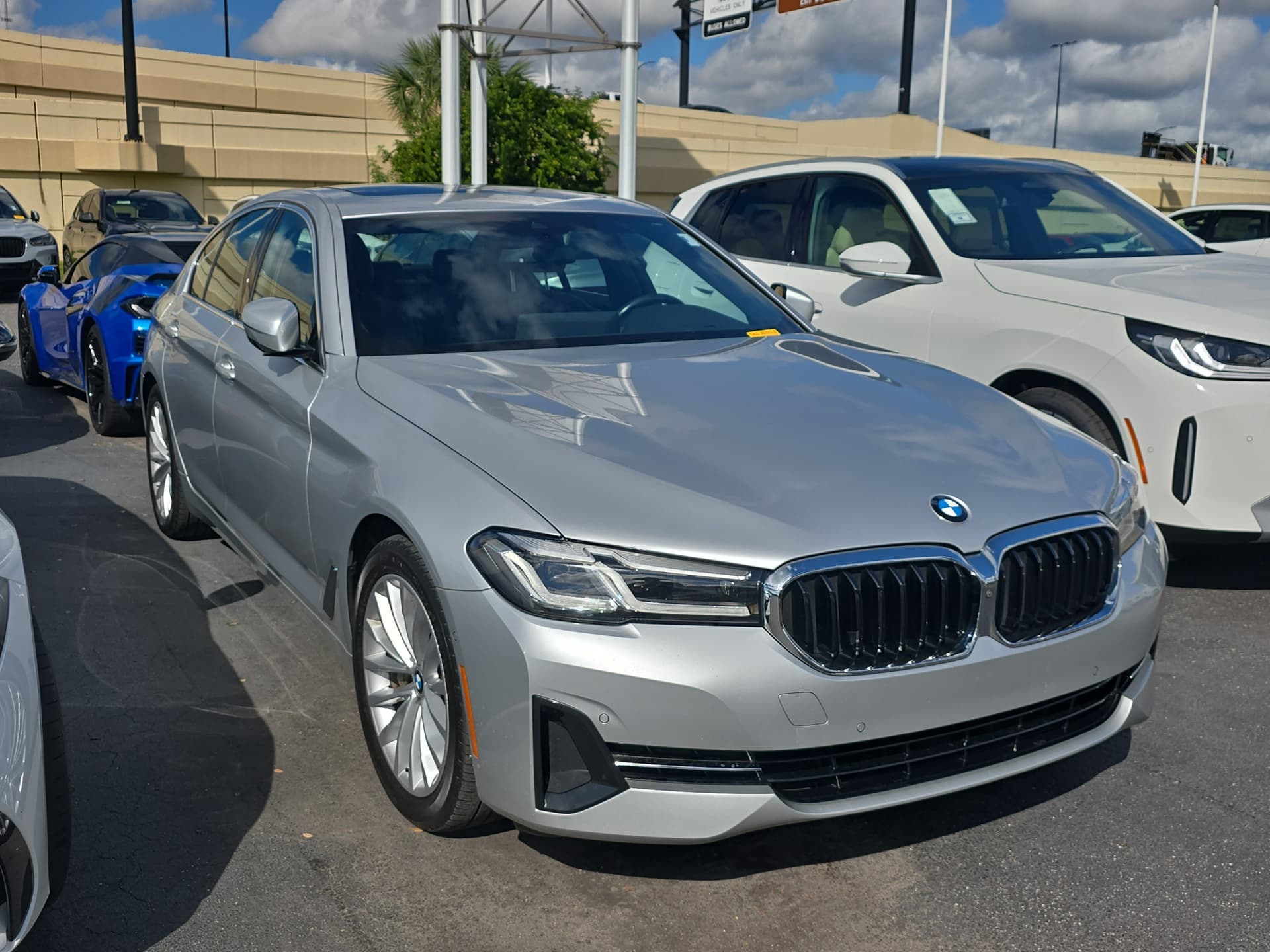 2021 BMW 5 Series 530i — photo 1 of 4