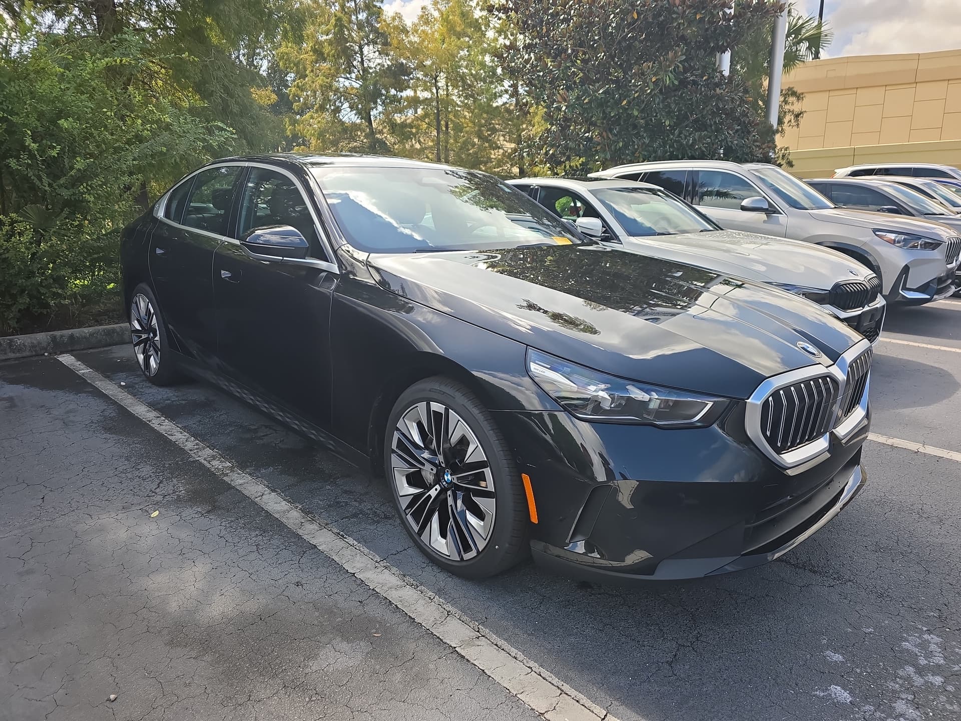 2025 BMW 5 Series 540i xDrive — photo 1 of 2