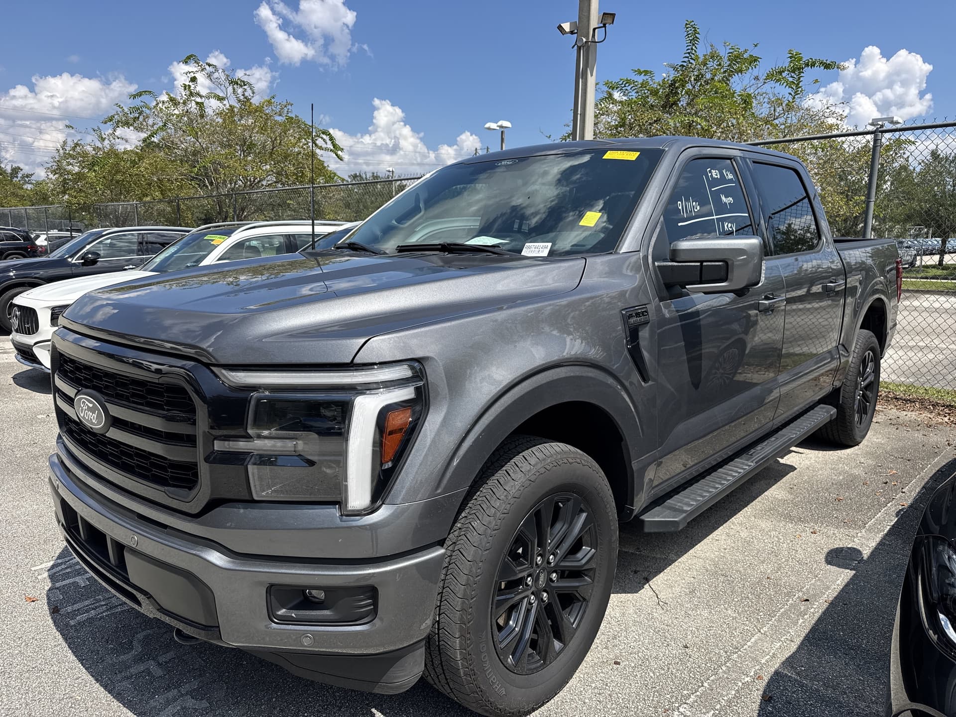 2025 Ford F-150 LARIAT — photo 1 of 4