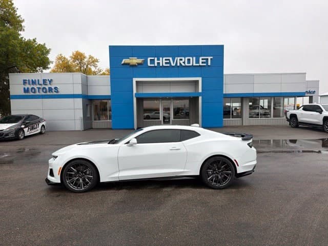 2021 Chevrolet Camaro ZL1 — photo 1 of 14