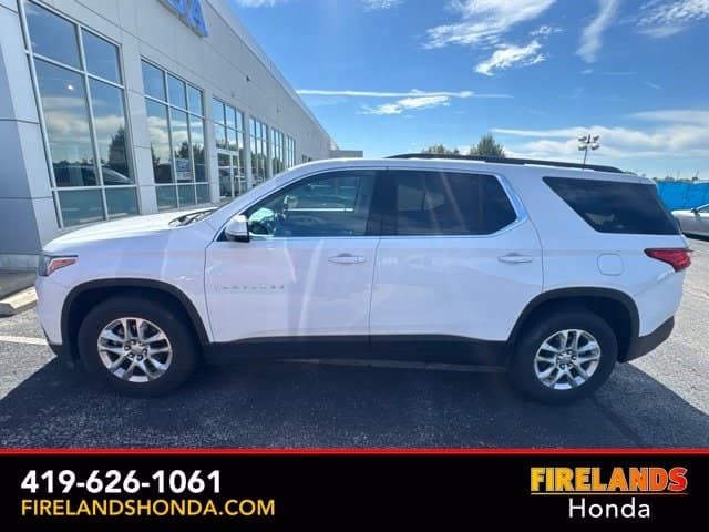 2020 Chevrolet Traverse Base — photo 1 of 32