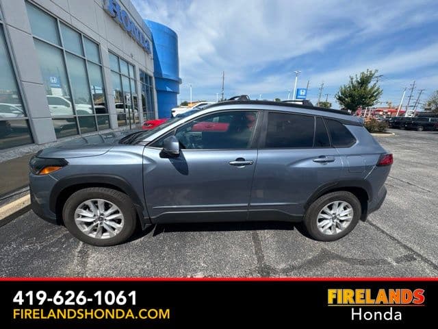 2024 Toyota Corolla Cross LE — photo 1 of 27