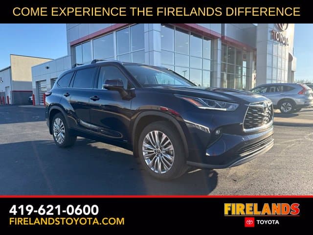 2025 Toyota Highlander Hybrid Platinum — photo 1 of 41