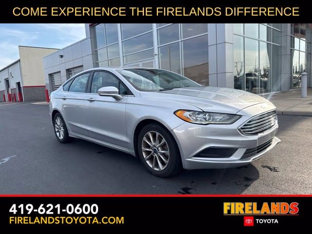 2017 Ford Fusion SE — photo 1 of 26