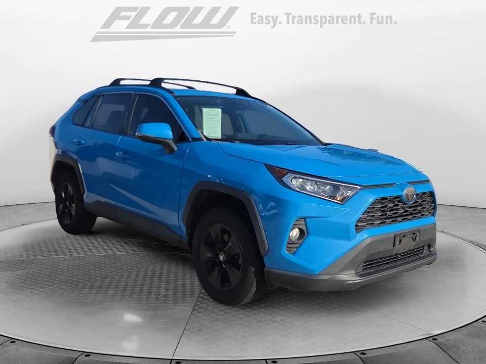 2019 Toyota RAV4 XLE — photo 1 of 11
