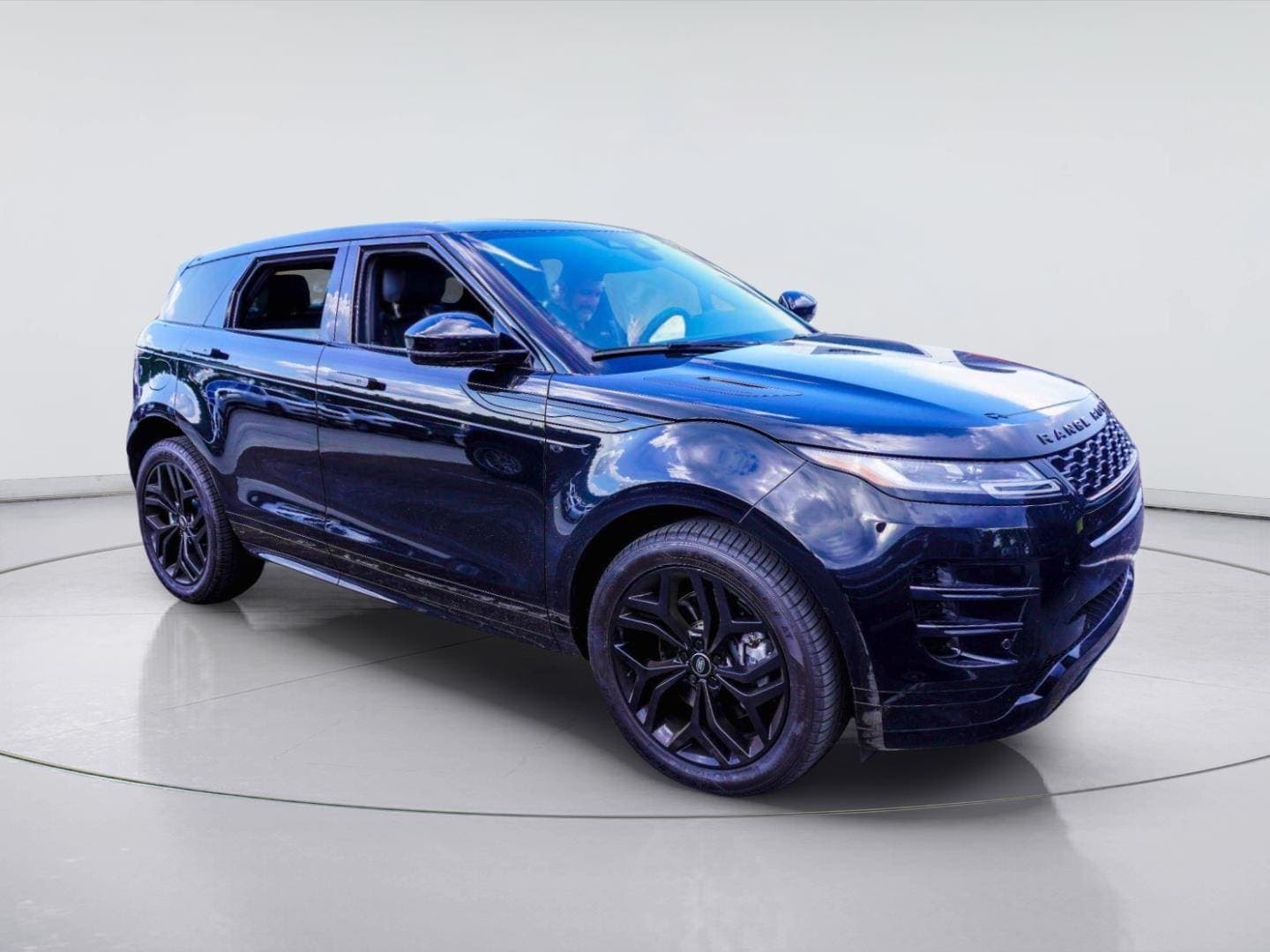 2023 Land Rover Range Rover Evoque R-Dynamic SE — photo 1 of 3
