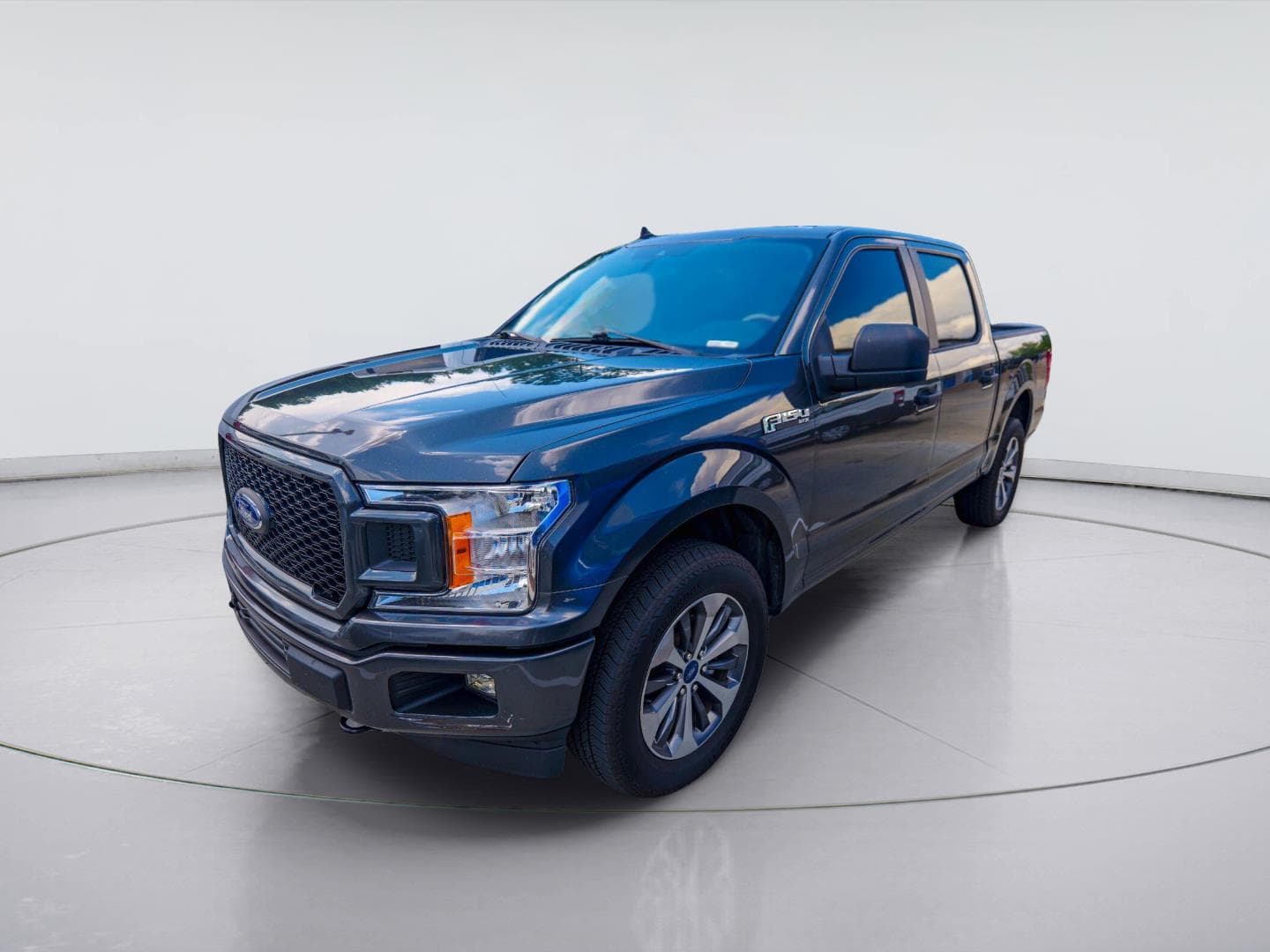 2020 Ford F-150 XL — photo 1 of 4