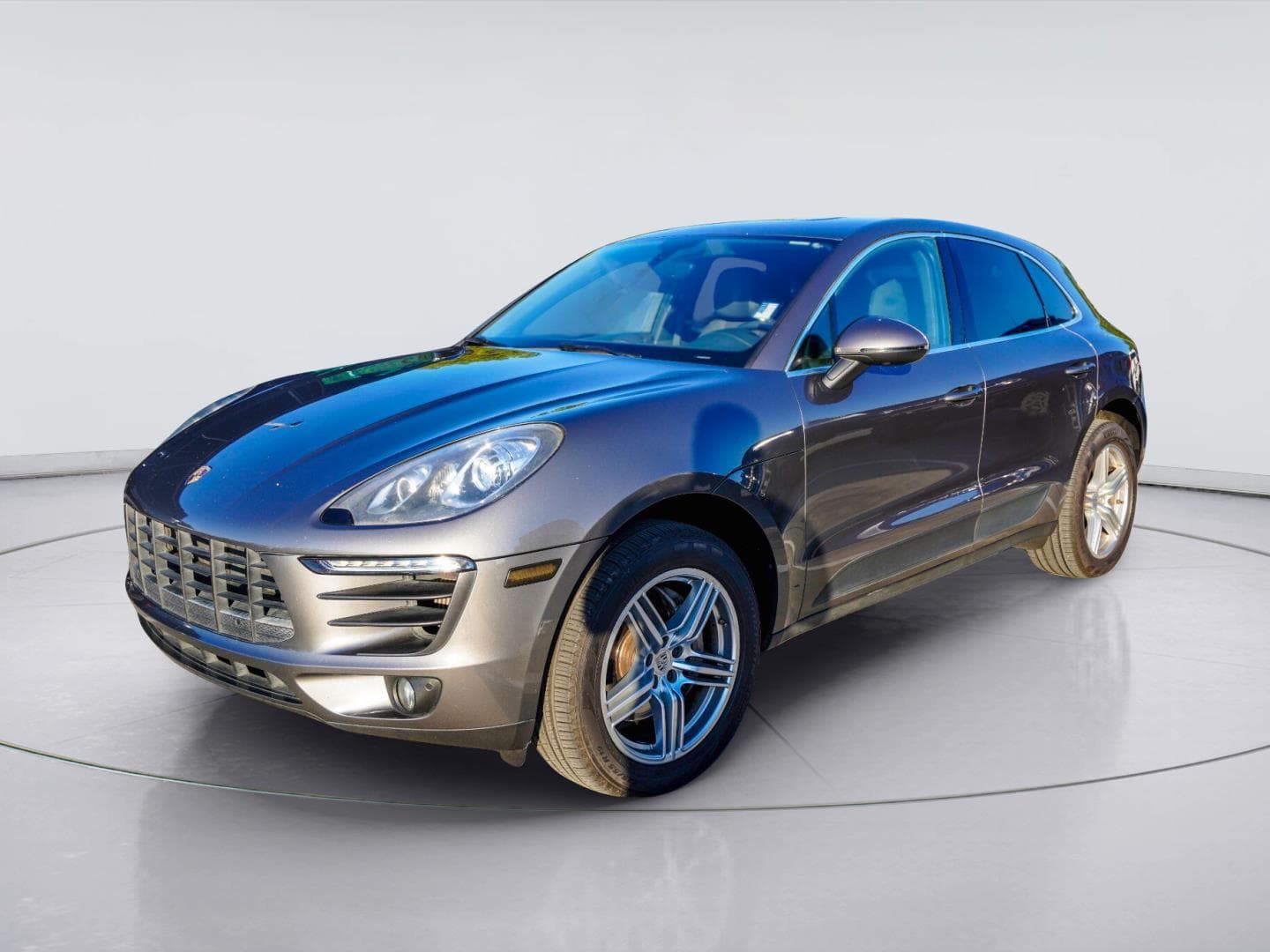 2015 Porsche Macan S — photo 1 of 4
