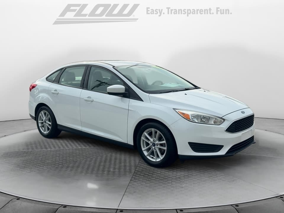 2018 Ford Focus SE — photo 1 of 40