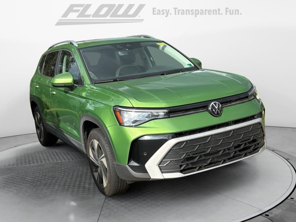 2025 Volkswagen Taos SE — photo 1 of 11