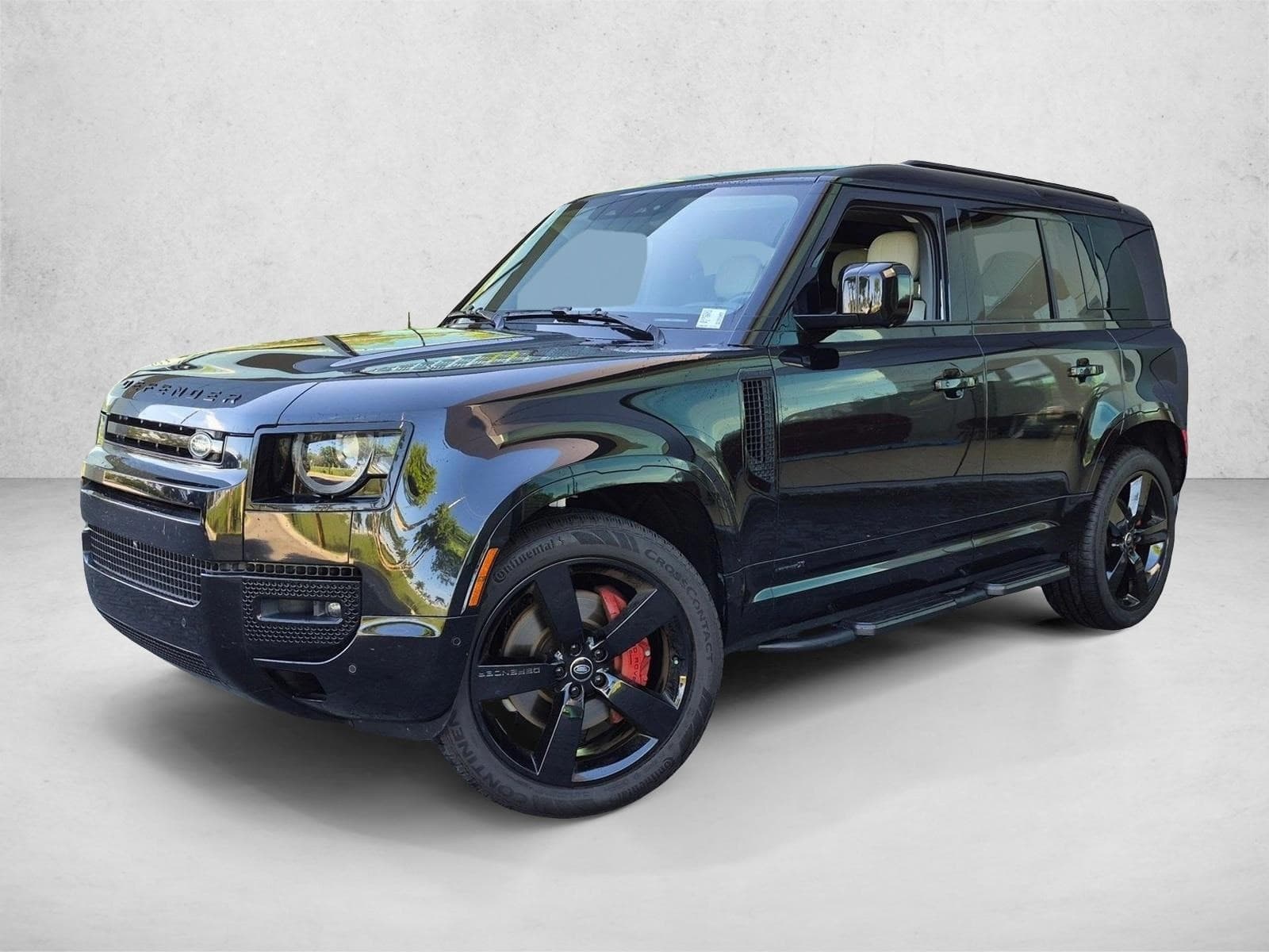 2025 Land Rover Defender X — photo 1 of 22