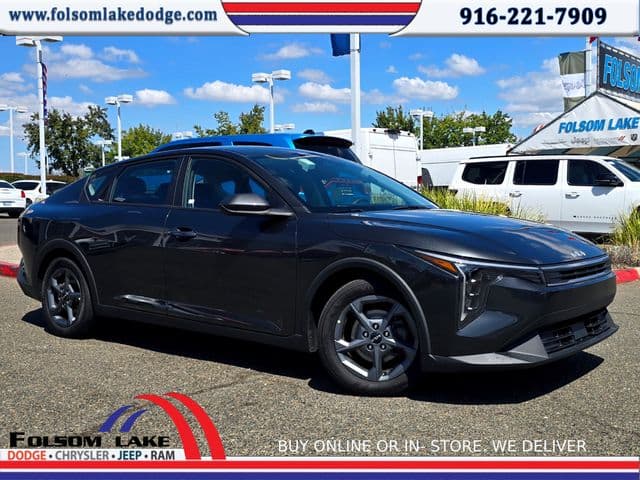 2025 Kia K4 LXS — photo 1 of 26