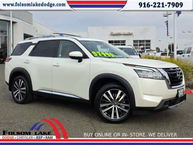 2024 Nissan Pathfinder Platinum — photo 1 of 35