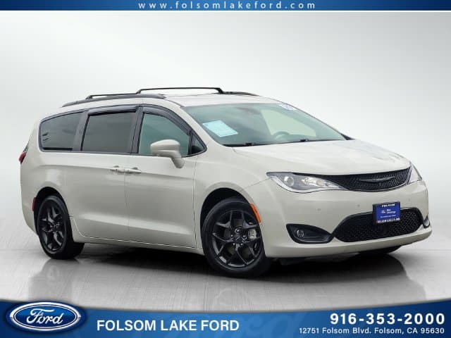 2020 Chrysler Pacifica Touring L — photo 1 of 30
