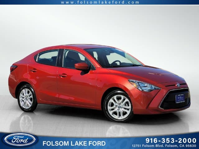 2017 Toyota Yaris iA Base — photo 1 of 30