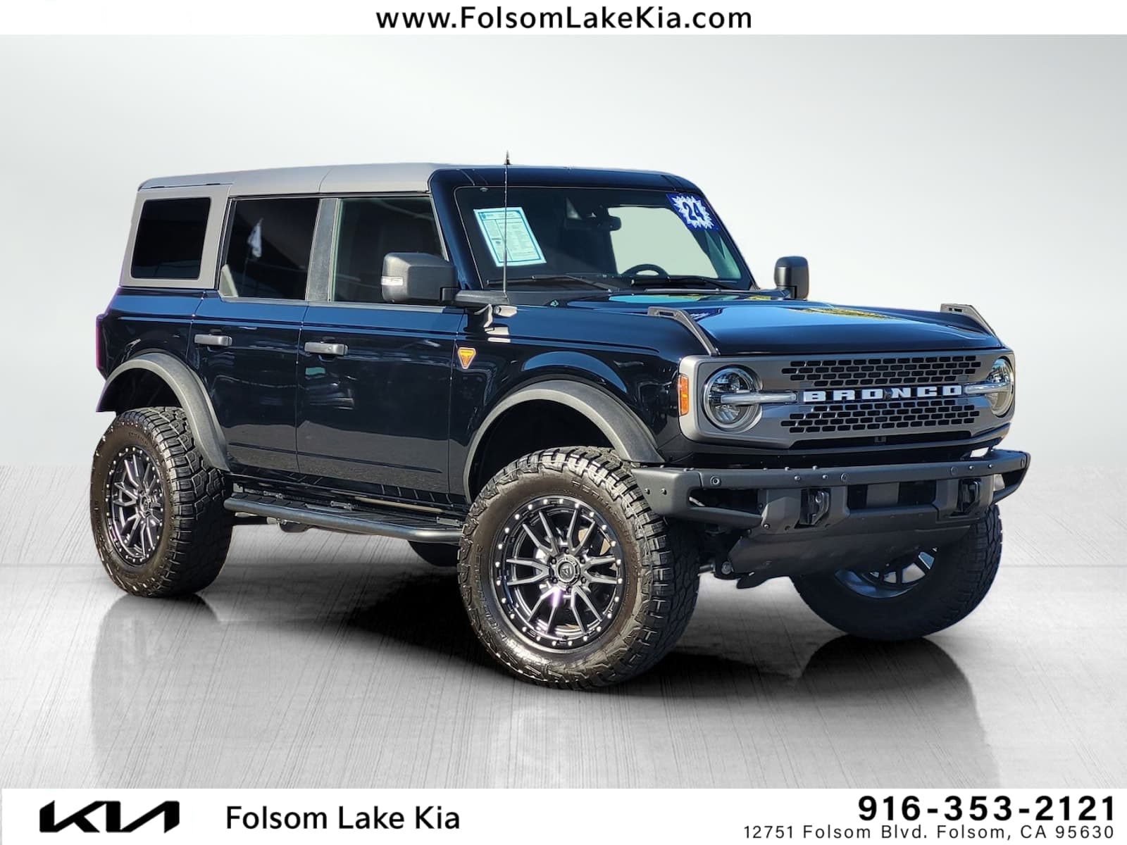 2024 Ford Bronco Badlands — photo 1 of 30