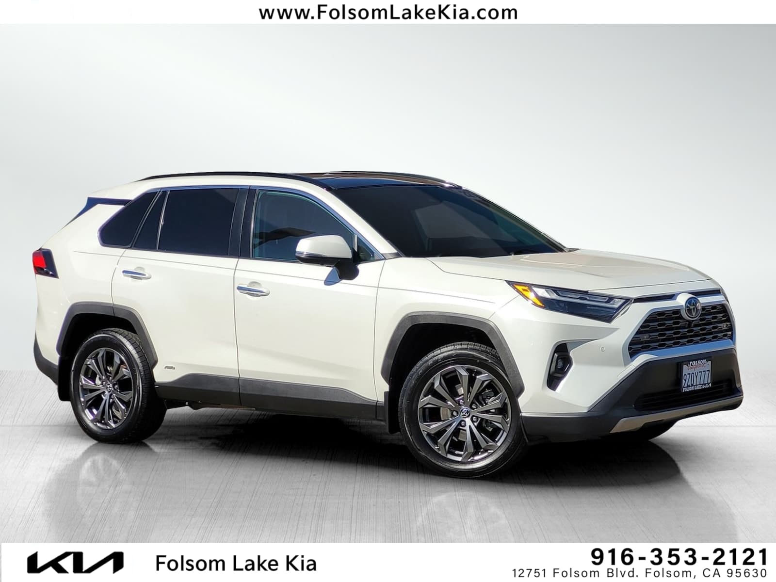 2022 Toyota RAV4 Hybrid Limited — photo 1 of 30