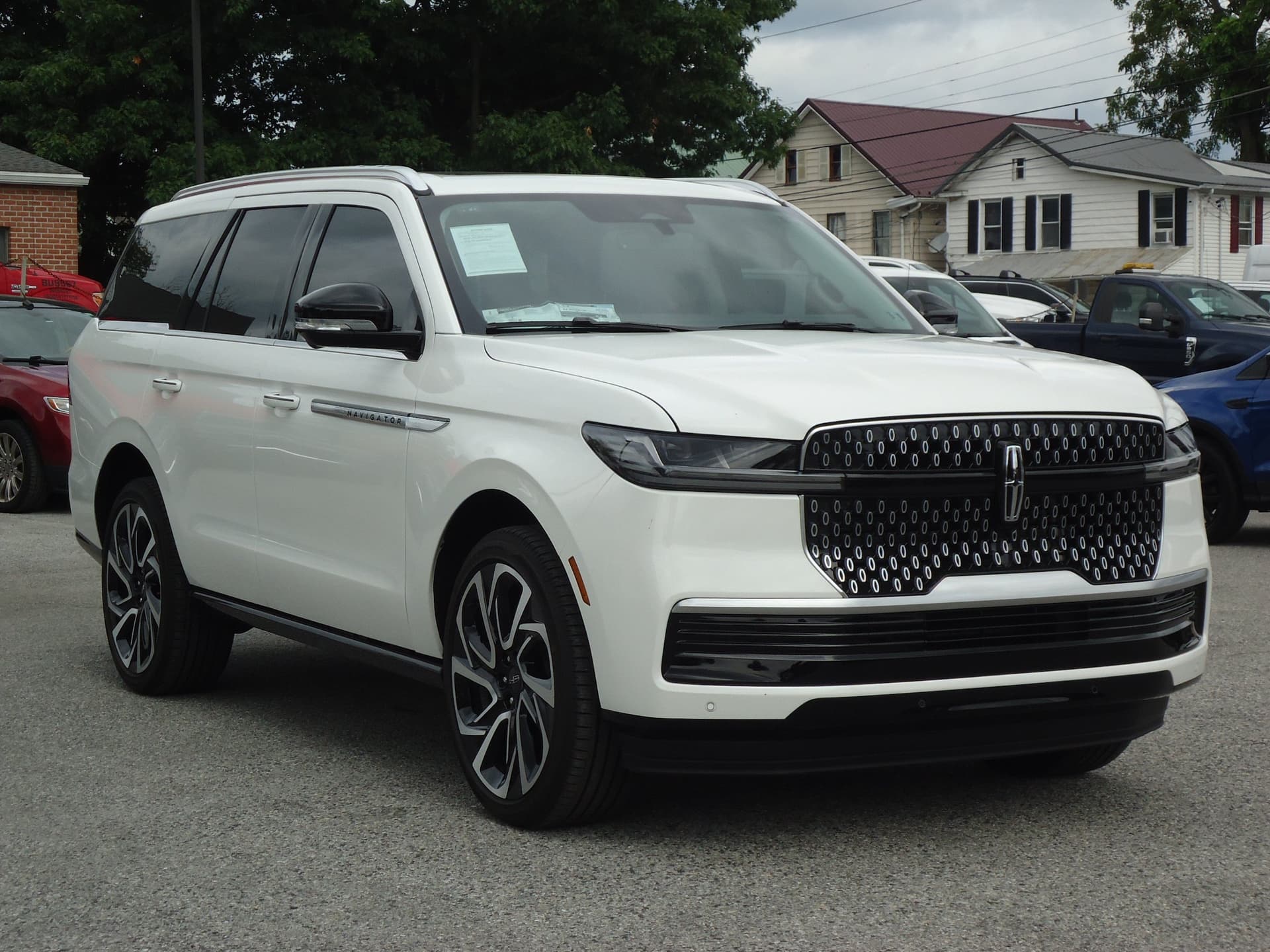 2026 Lincoln Navigator Reserve — photo 1 of 40