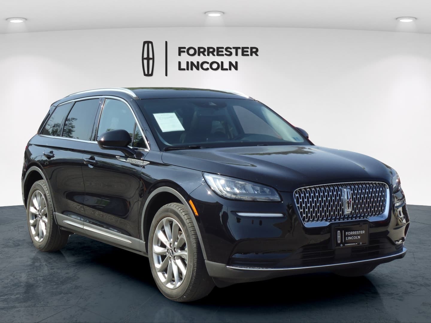 2022 Lincoln Corsair Standard — photo 1 of 32