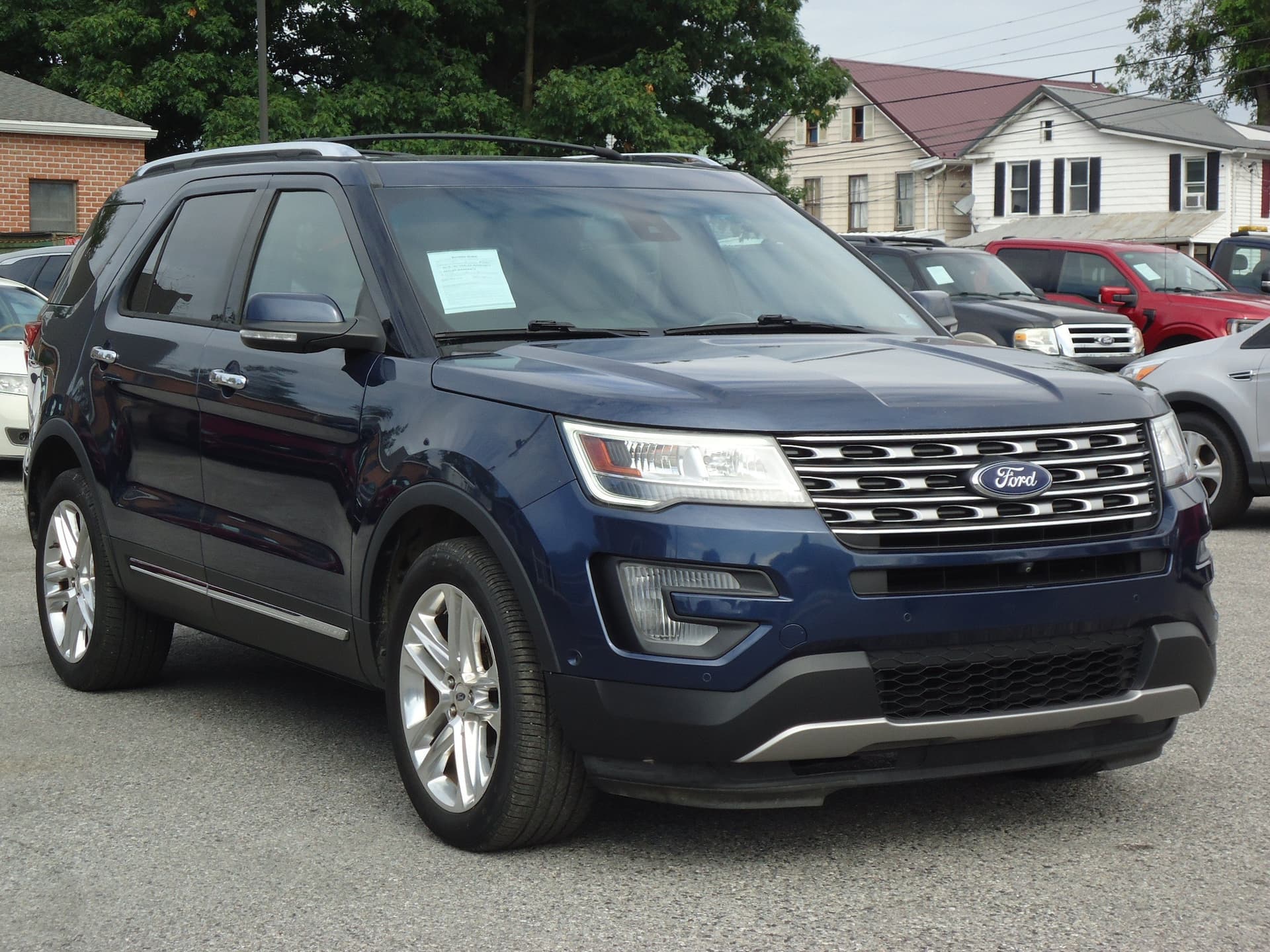 2017 Ford Explorer Limited — photo 1 of 34