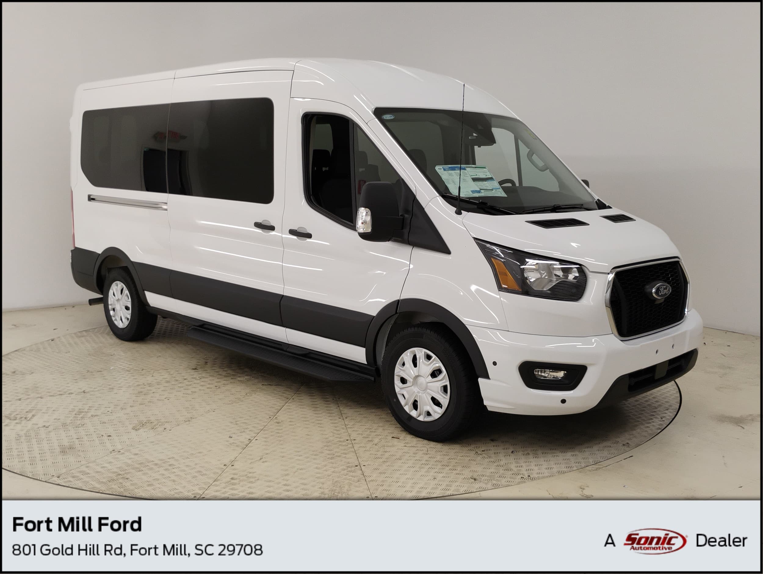 Foto de 2025 Ford Transit-350 Passenger XLT