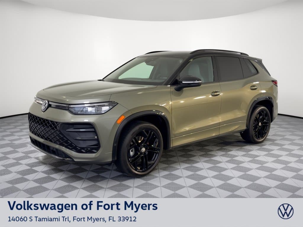 2026 Volkswagen Tiguan SE R-Line Black — photo 1 of 32