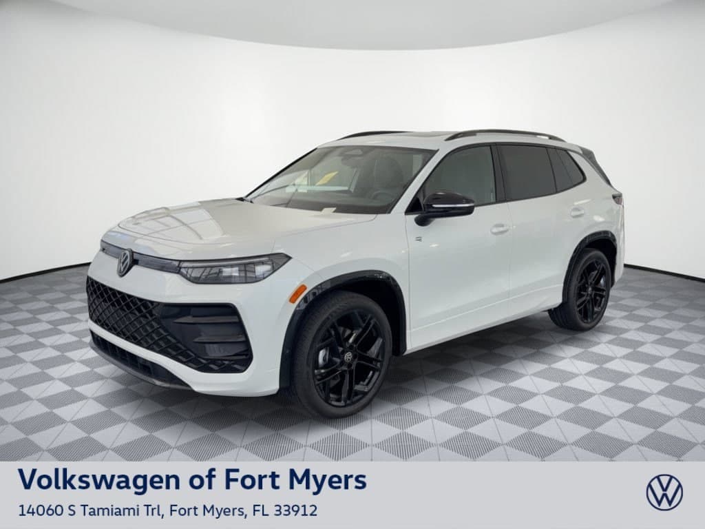 2026 Volkswagen Tiguan SE R-Line Black — photo 1 of 32