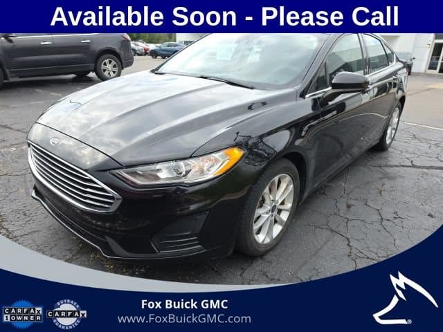 2020 Ford Fusion SE — photo 1 of 17