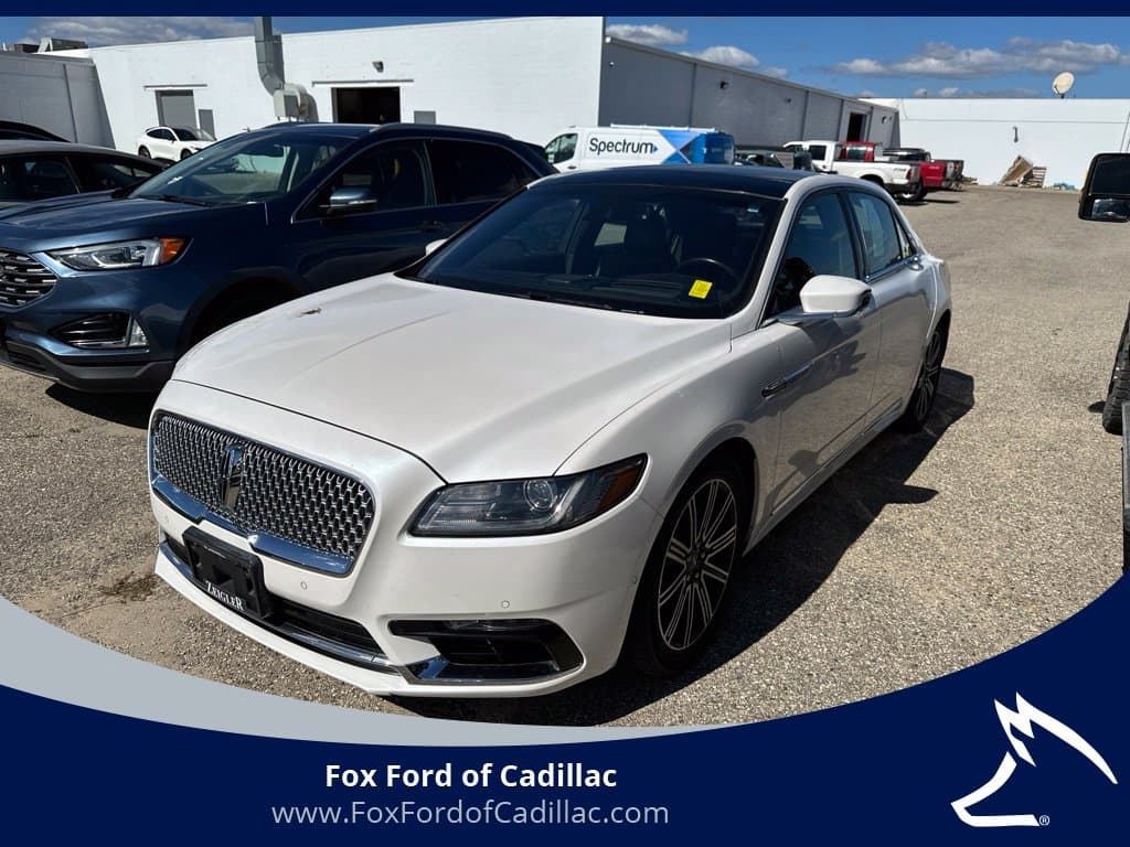 2018 Lincoln Continental Reserve — photo 1 of 15