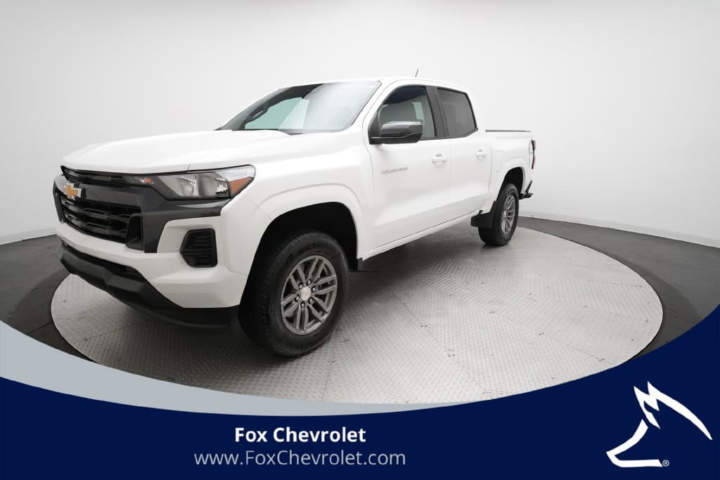 2023 Chevrolet Colorado 4WD LT — photo 1 of 34