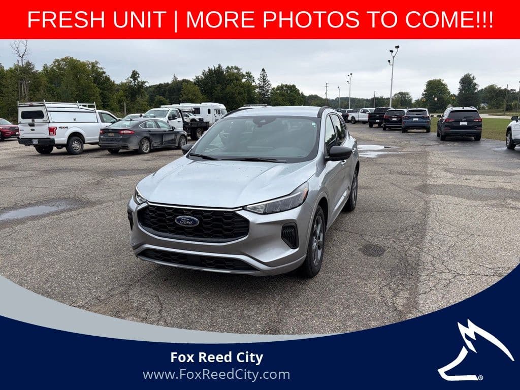 2023 Ford Escape ST-Line — photo 1 of 13