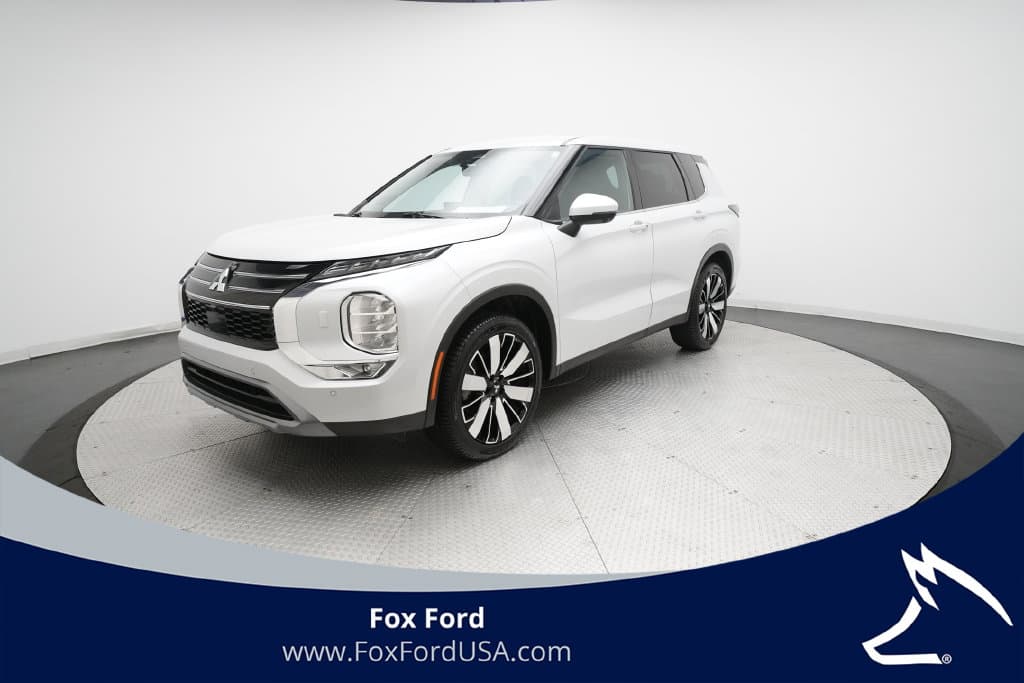 2025 Mitsubishi Outlander Trail Edition — photo 1 of 36