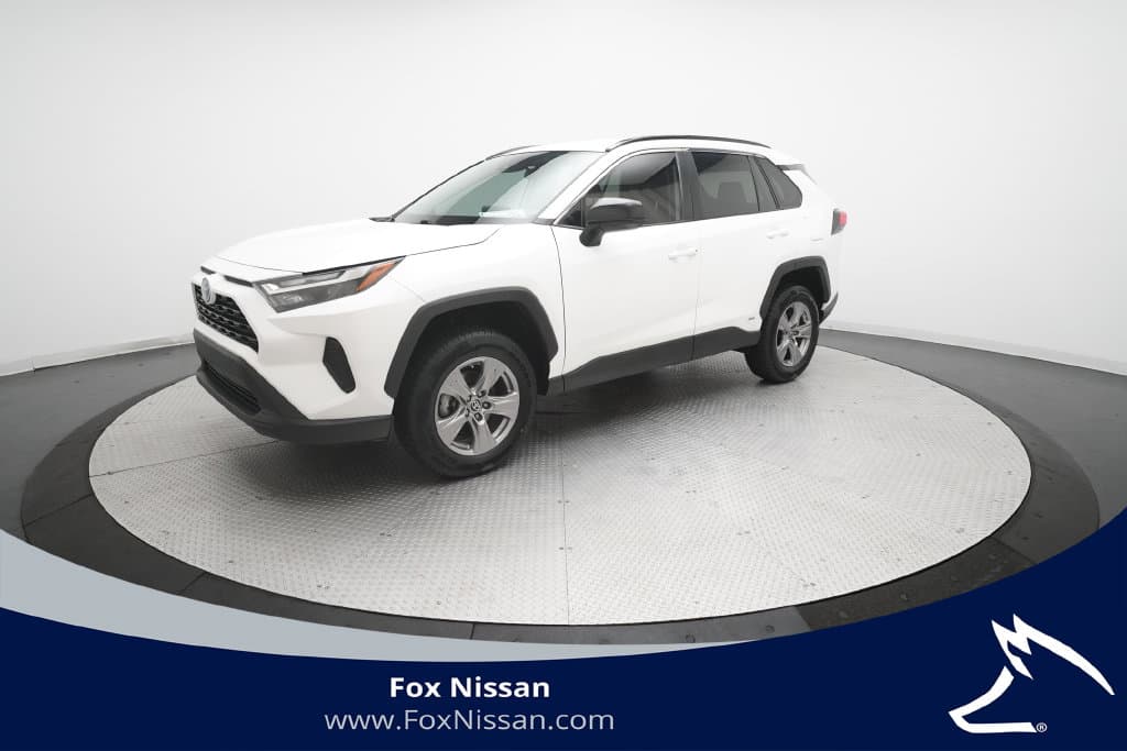 2024 Toyota RAV4 Hybrid LE — photo 1 of 34