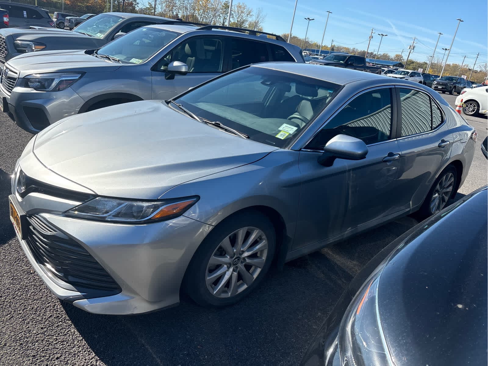 2018 Toyota Camry LE — photo 1 of 9