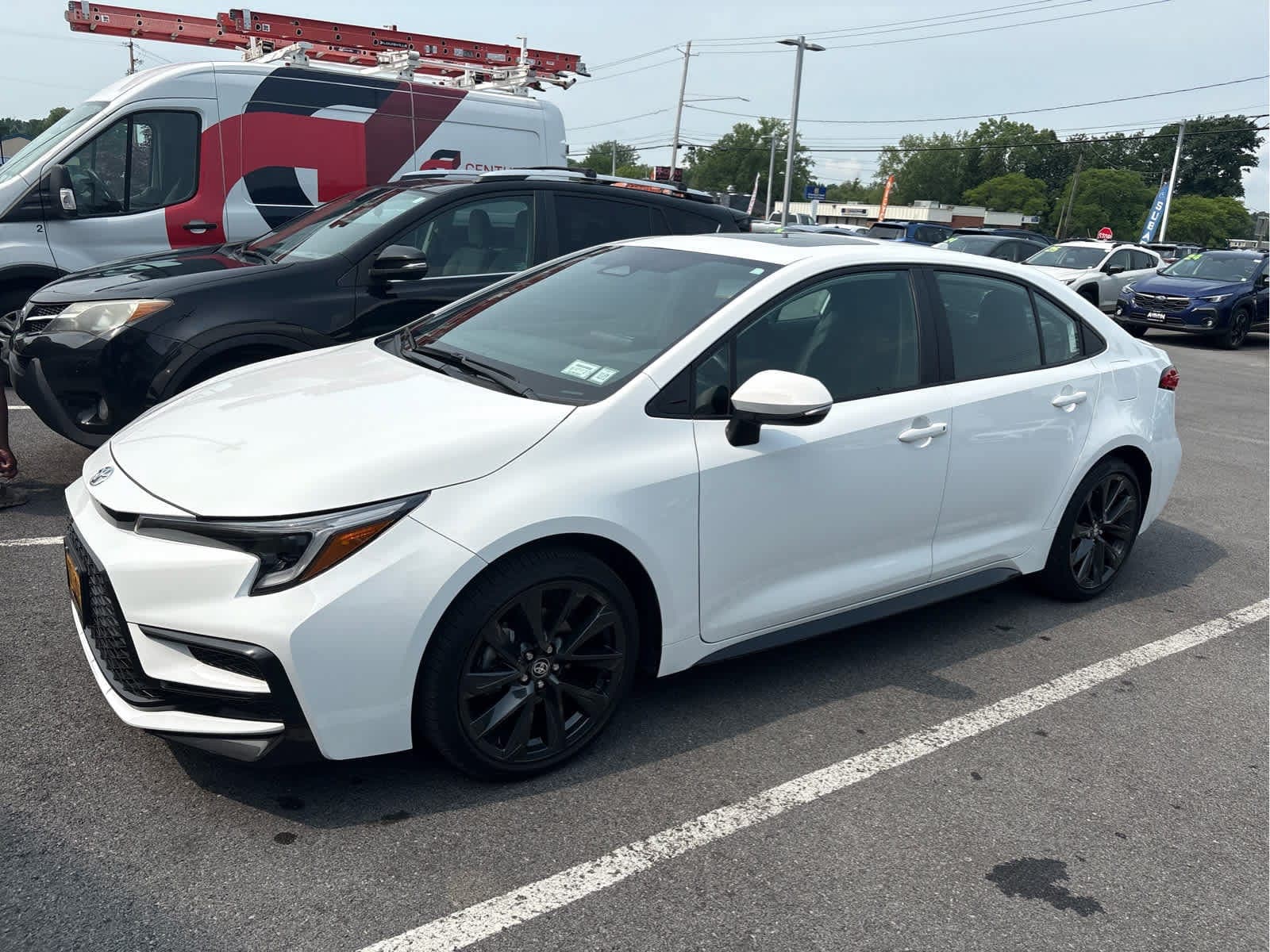 2024 Toyota Corolla SE — photo 1 of 10